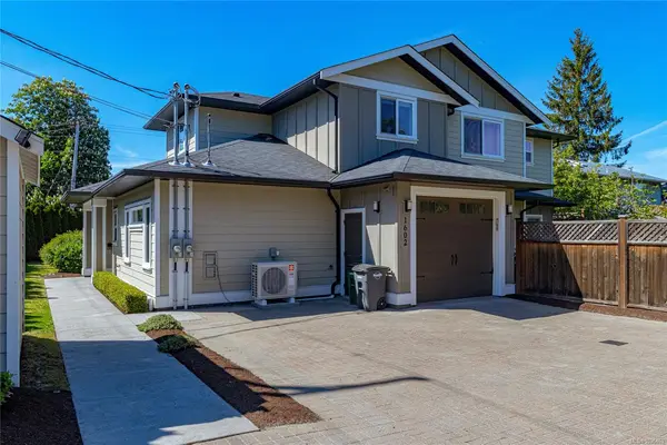 1602 Kenmore Rd, Saanich BC V8N 2E4 - 3 bed, 3 bath in Saanich
