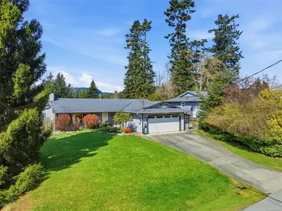 6728 Eakin Dr, Sooke BC V9Z 0V4