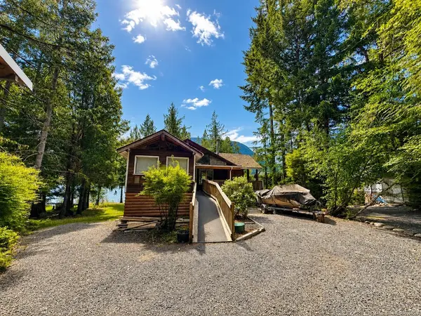 3148 Bay Rd, Qualicum Beach BC V9K 2L7 - 1 bed, 2 bath in Qualicum Beach