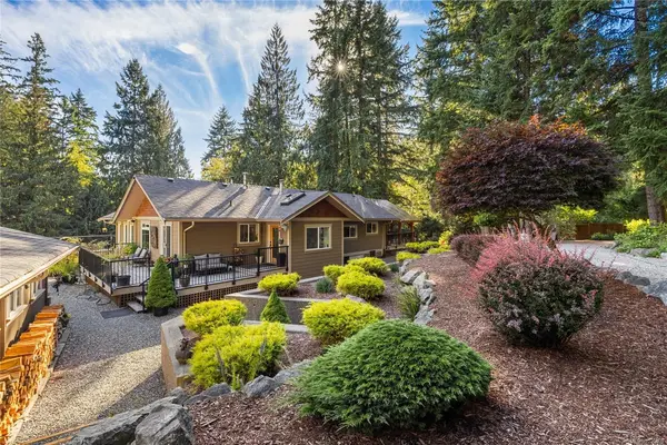 3061 Renfrew Rd, Shawnigan Lake BC V8H 2E4
