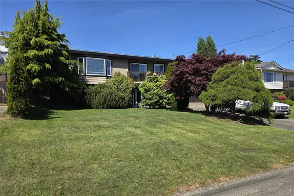 156 McLean St S, Campbell River BC V9W 5H7 - 5 bed, 3 bath in Campbell River