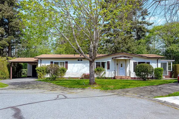 2170 Summergate Blvd, Sidney BC V8L 4L1