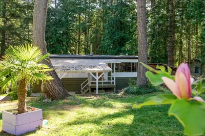970 Carmen Cres, Gabriola Island BC V0R 1X2