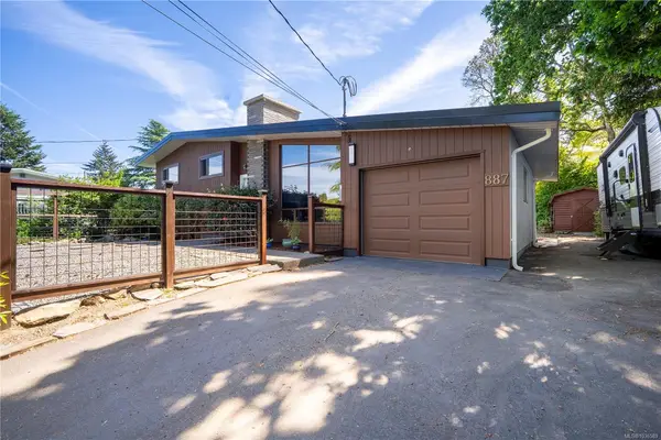 887 Clarke Rd W, Central Saanich BC V8M 2G1
