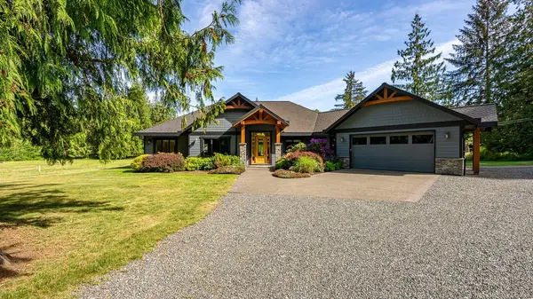 2480 England Rd, Courtenay BC V9N 9M5