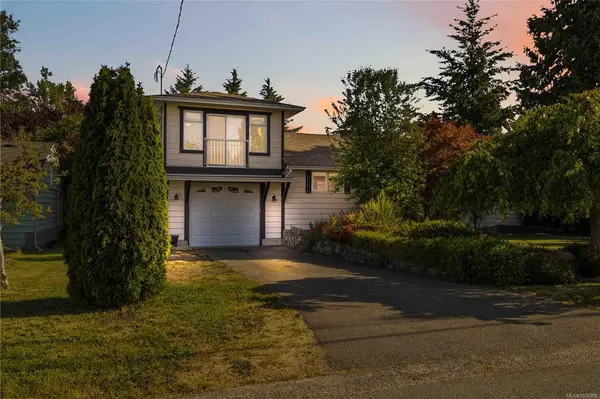 2290 Amelia Ave, Sidney BC V8L 2H8