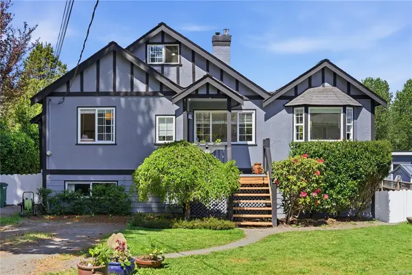930 Lodge Ave, Saanich BC V8X 3A8
