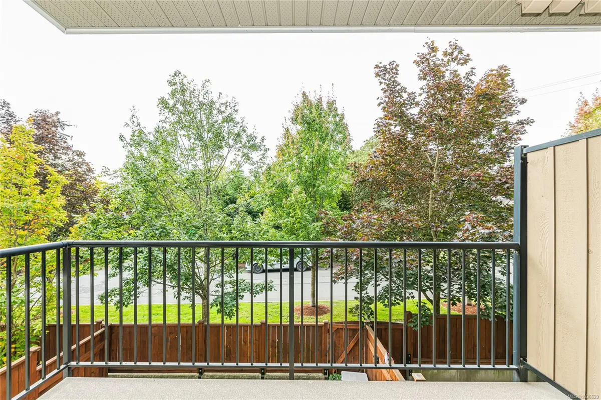 21 Conard St # 214, View Royal BC V8Z 0C4