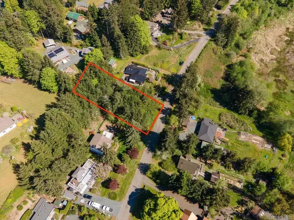 9 Tozer Rd, Fanny Bay BC V0R 1W0