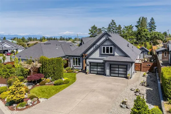 694 Lowry's Rd, French Creek BC V9P 0C5 - 3 bed, 3.0 bath in French Creek