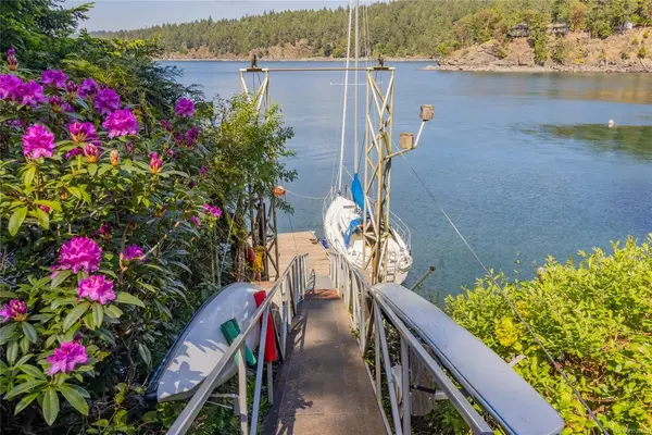 1602 Chart Dr, Pender Island BC V0N 2M2