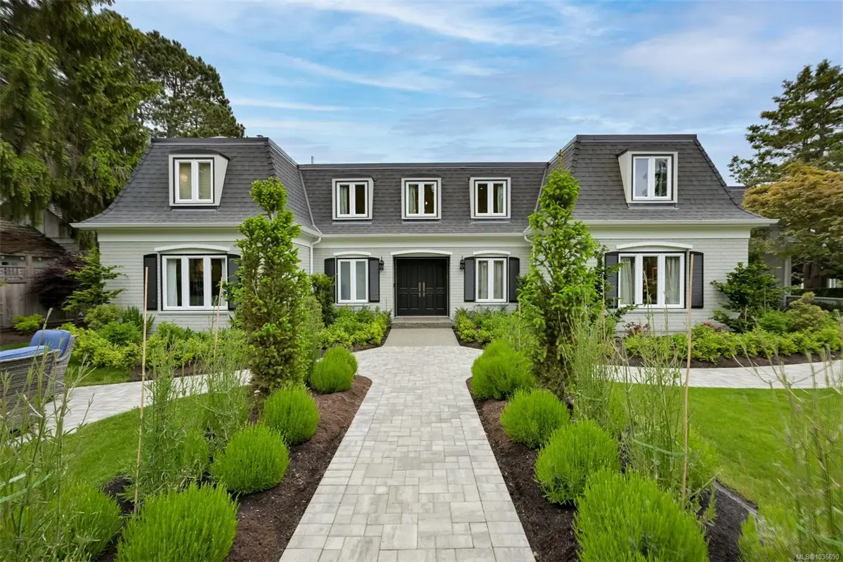 3075 Devon Rd, Oak Bay BC V8R 6C8