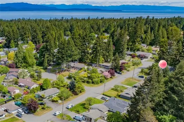 600 Sumac Dr, Qualicum Beach BC V9K 1A8