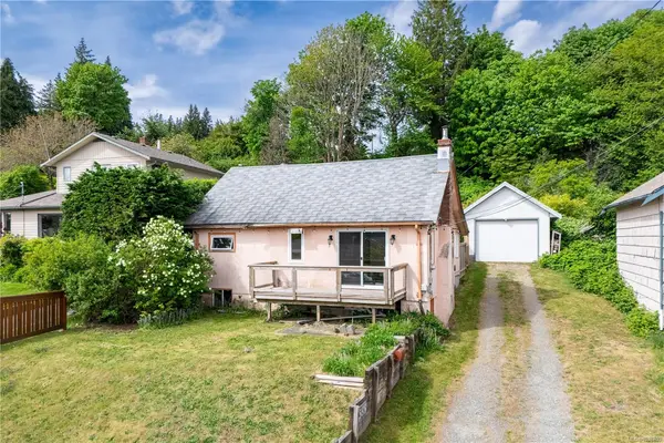 566 Thulin St, Campbell River BC V9W 2L1