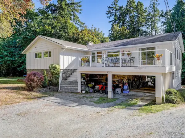 1021 Tatlow Rd, North Saanich BC V8L 5P3