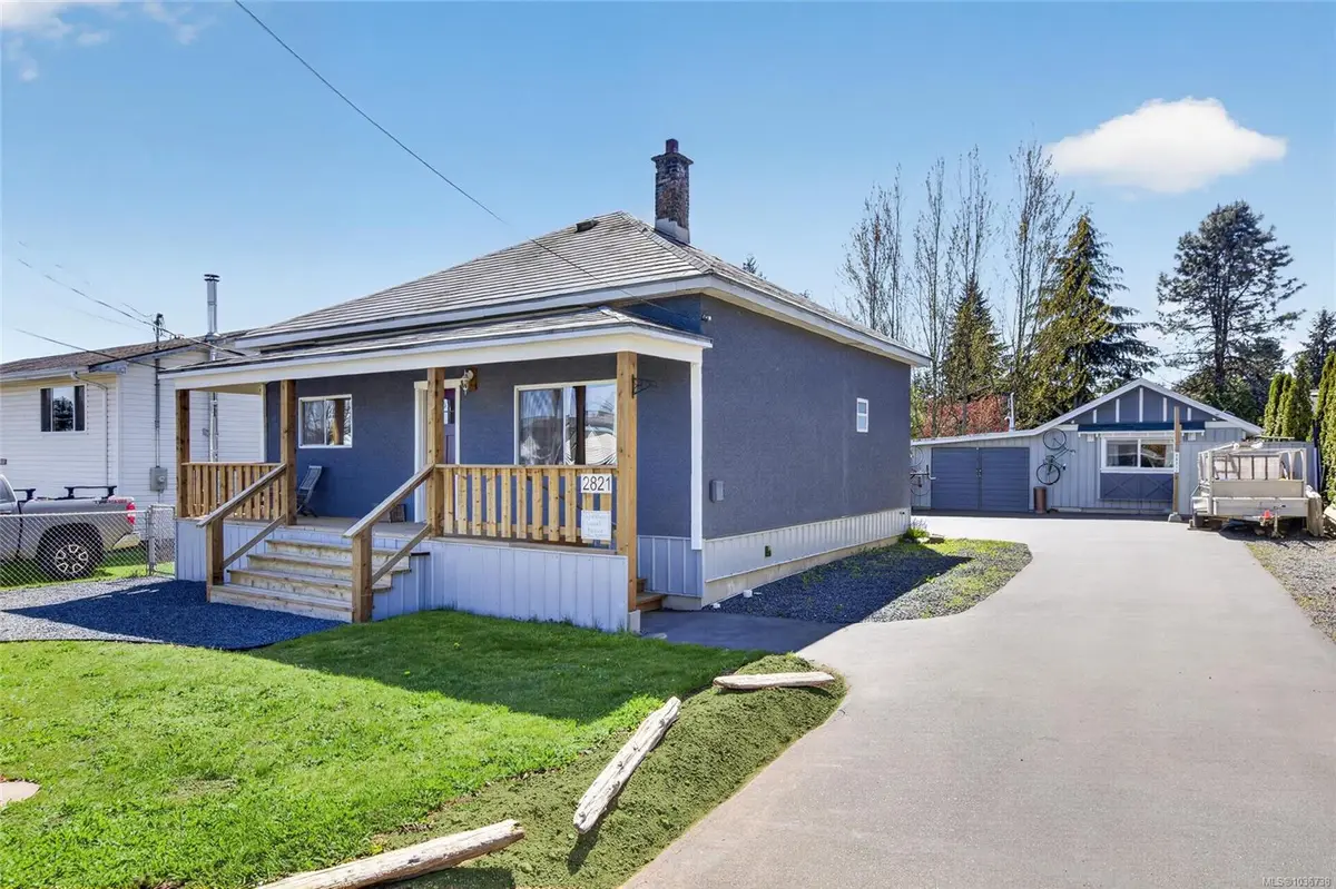 2821 Windermere Ave, Cumberland BC V0R 1S0