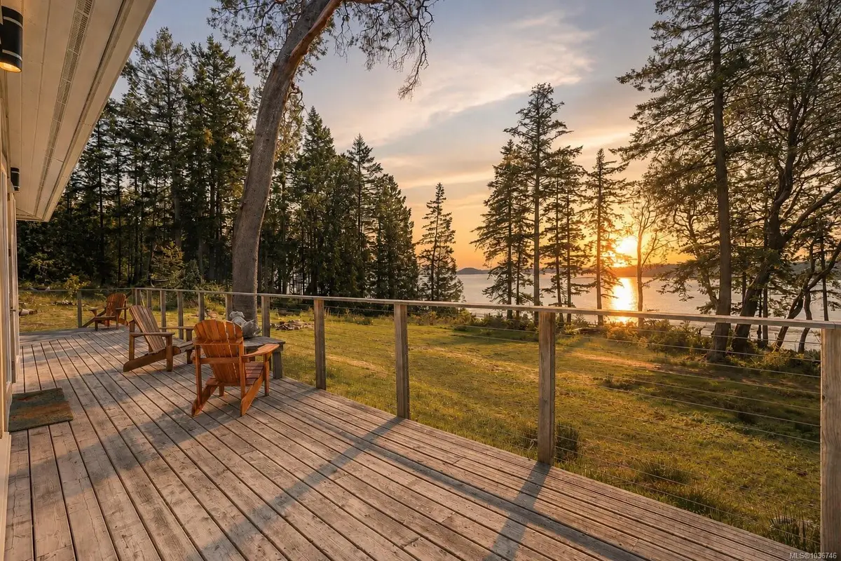 105 Mapleleaf Lane, Sidney Island BC V8B 3X5