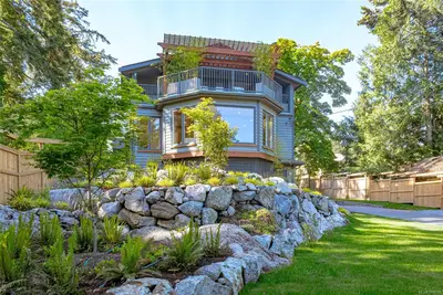 4906 Cordova Bay Rd, Saanich BC V8Y 2J5