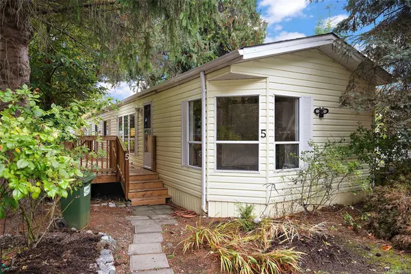 2741 Stautw Rd # 5, Central Saanich BC V8M 2E9 - 2 bed, 1 bath in Central Saanich