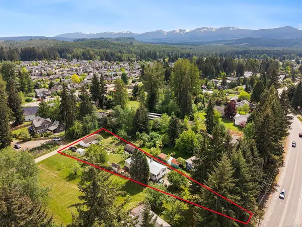 4659 Cumberland Rd, Cumberland BC V0R 1S0