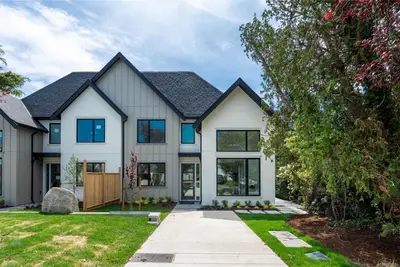 2455 Hamiota St # 1, Oak Bay BC V8R 2N1