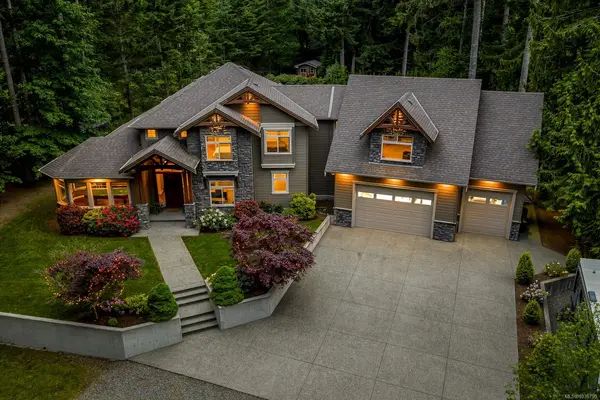 1331 Hudson Rd, Comox BC V9M 4A1