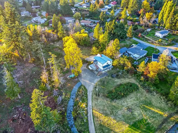 6106 Cottam Rd, Port Alberni BC V9Y 8R9 - 8 bed, 4 bath in Port Alberni
