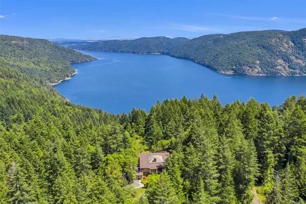 371 McCurdy Dr, Malahat BC V0R 2L0 - 4 bed, 5.0 bath in Malahat