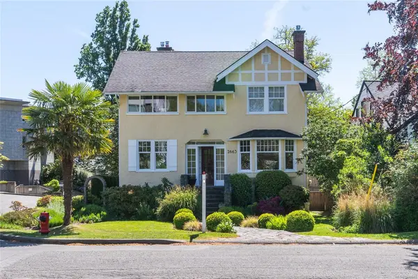 2663 Orchard Ave, Oak Bay BC V8S 3B4