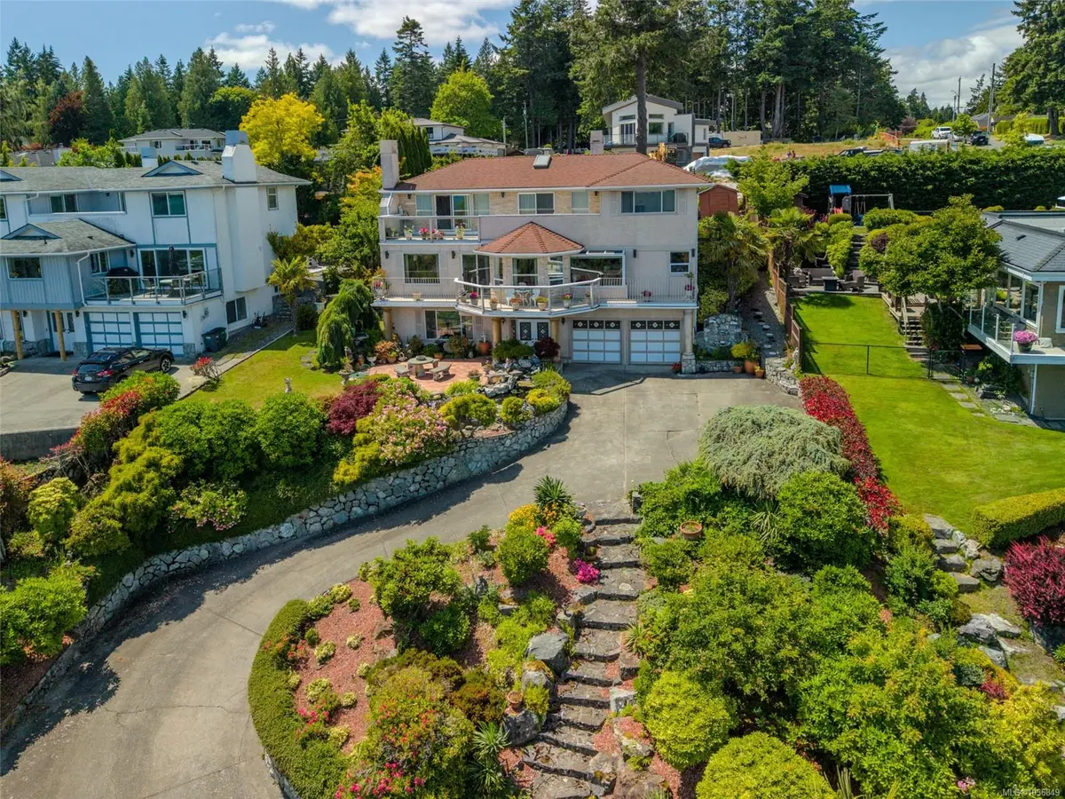 5200 Polson Terr, Saanich BC V8Y 2C6