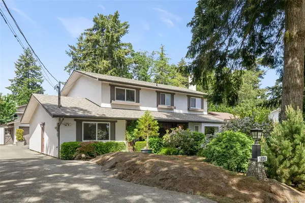 1020 Lucas Ave, Saanich BC V8X 3P7