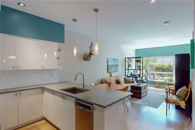 785 Tyee Rd # 105, Victoria BC V9A 7R5