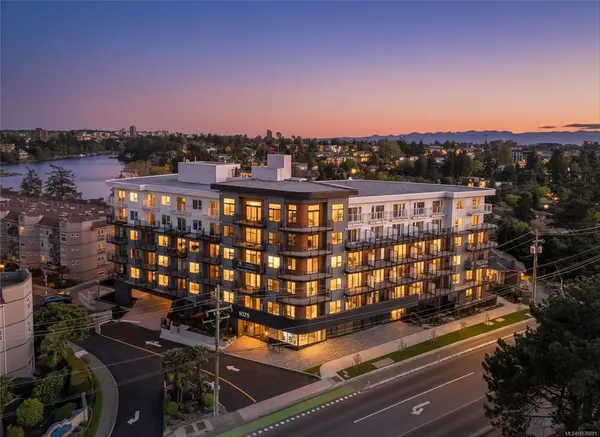 1075 Tillicum Rd # 103, Esquimalt BC V9A 2A4 - 2 bed, 2 bath in Esquimalt