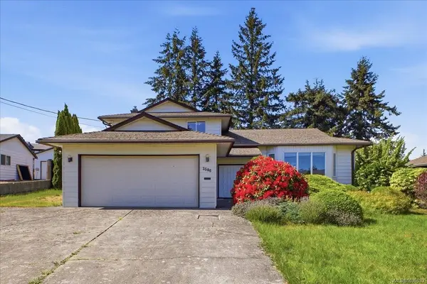 3586 Country Club Dr, Nanaimo BC V9T 1T9