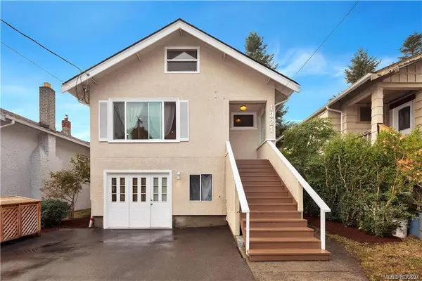 1321 Finlayson St, Victoria BC V8T 2V5 - 4 bed, 2 bath property for sale in Victoria