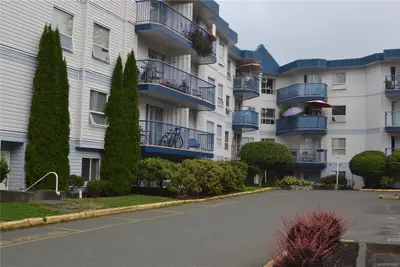 200 Back Rd # 301, Courtenay BC V9N 3W6