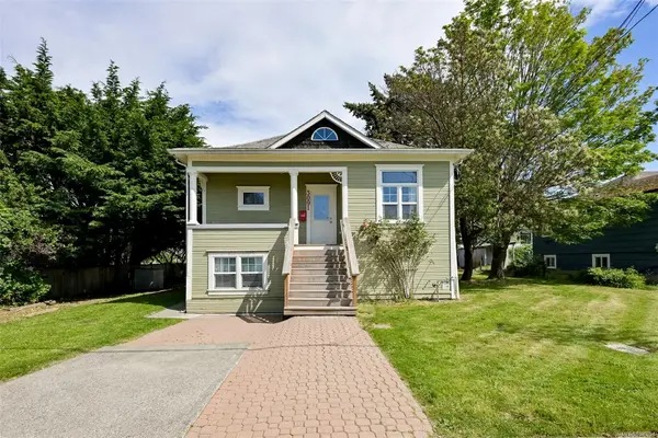 3091 Carroll St, Victoria BC V9A 1R1 - 4 bed, 2 bath in Victoria