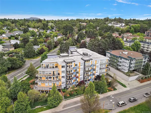 935 Cloverdale Ave # 307, Saanich BC V8X 2T4 - 2 bed, 2 bath in Saanich