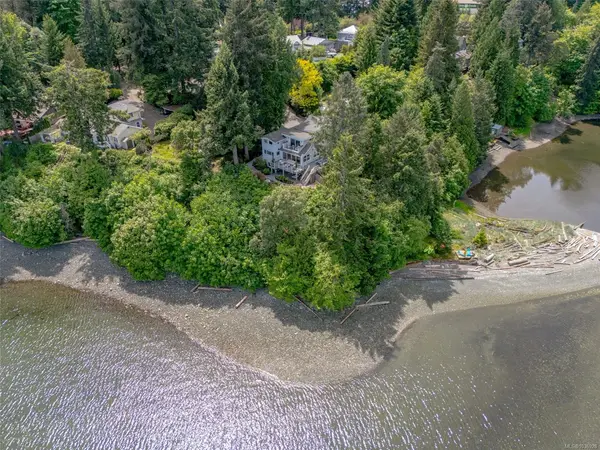 312 Roland Rd, Ladysmith BC V9G 1X8 - 4 bed, 4 bath in Ladysmith