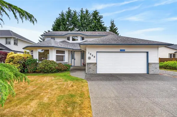 1353 Ocean View Ave, Comox BC V9M 3R2 - 3 bed, 3 bath in Comox