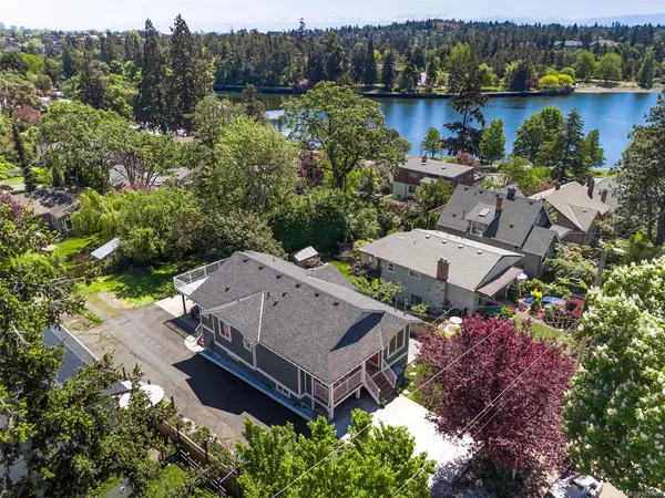 2855 Inez Dr, Saanich BC V9A 2J2
