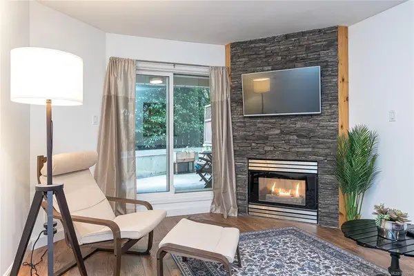 2710 Grosvenor Rd # 105, Victoria BC V8T 3M9