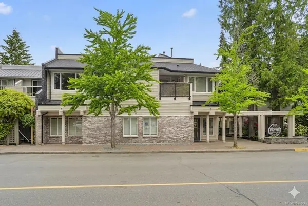 219 Fern Rd W # 7, Qualicum Beach BC V9K 2M2