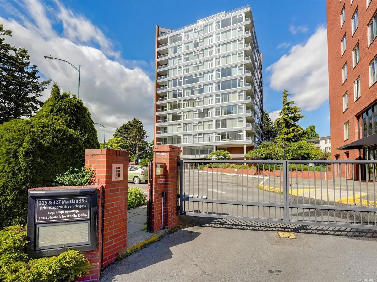 327 Maitland St #501, Victoria BC V9A 7G7