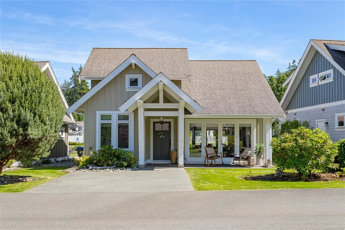 5251 Island Hwy W #15, Qualicum Beach BC V9K 2C1