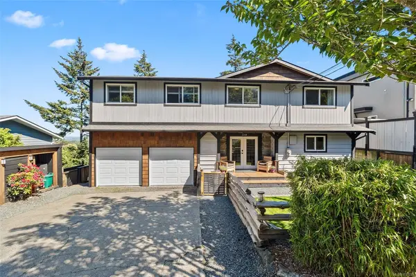 3340 Ravenwood Rd, Colwood BC V9C 2X4 - 5 bed, 4 bath in Colwood