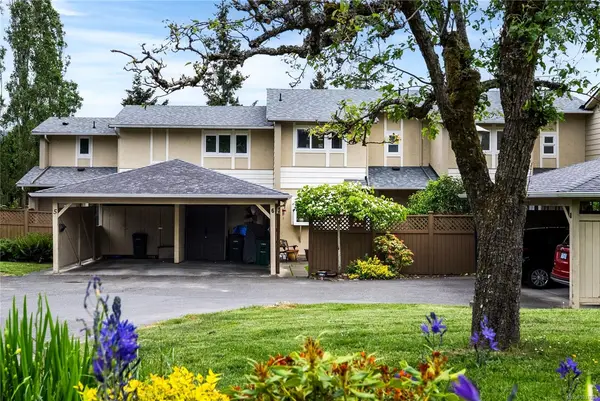 3981 Nelthorpe St # 6, Saanich BC V8X 3Z2