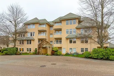 2311 Mills Rd # 201, Sidney BC V8L 2C3