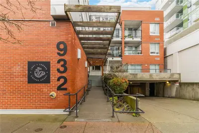 932 Johnson St # 301, Victoria BC V8V 3N4