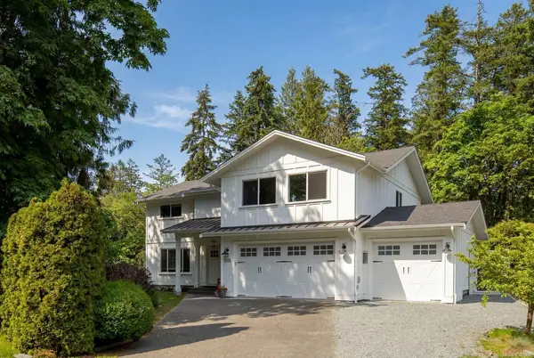 1018 Elstree Close, Central Saanich BC V8M 1A4 - 3 bed, 3 bath in Central Saanich